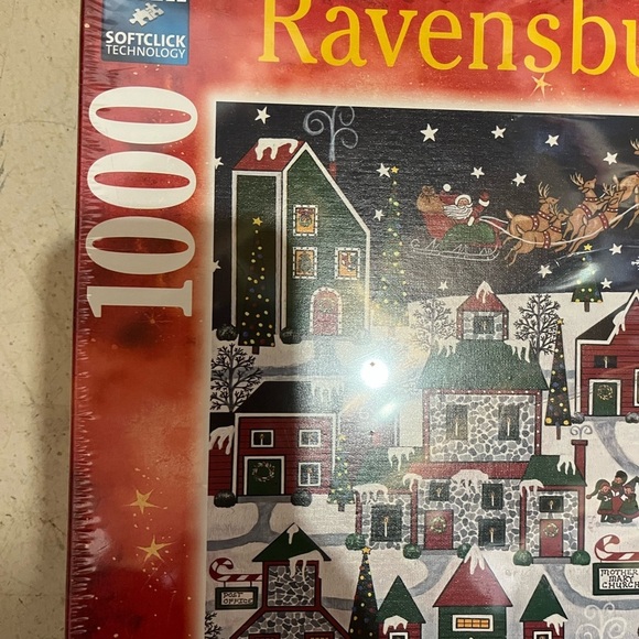 Ravensburger Festive Village Puzzle - Red and Green - Picture 3 of 5